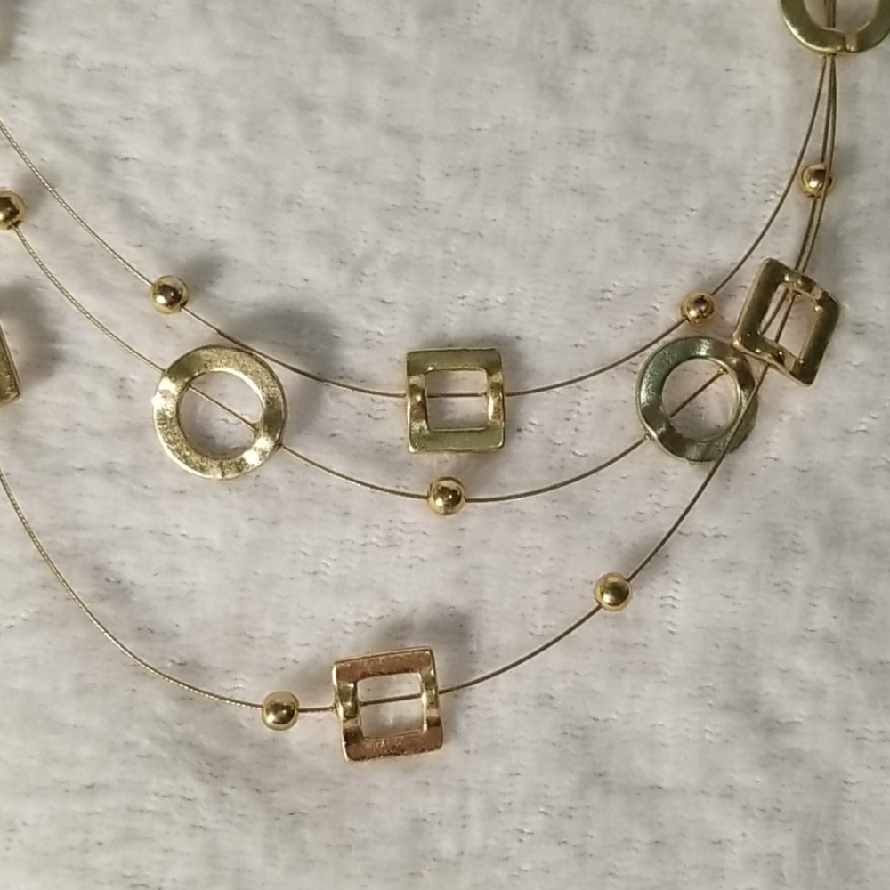 Gold circle andd square necklace